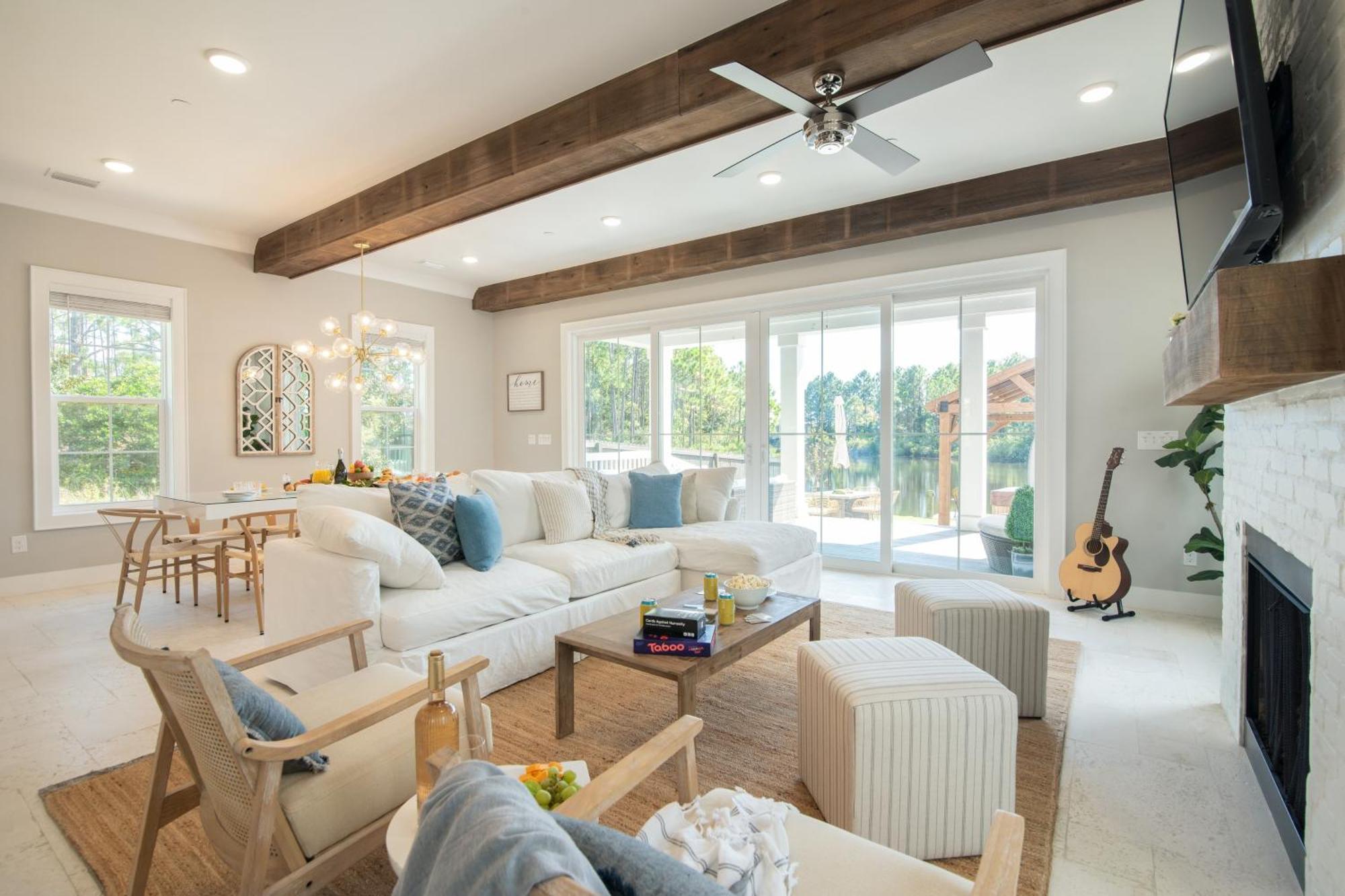 דסטין Edgewater By Avantstay Gorgeous Character Lakefront Home W Private Dock מראה חיצוני תמונה